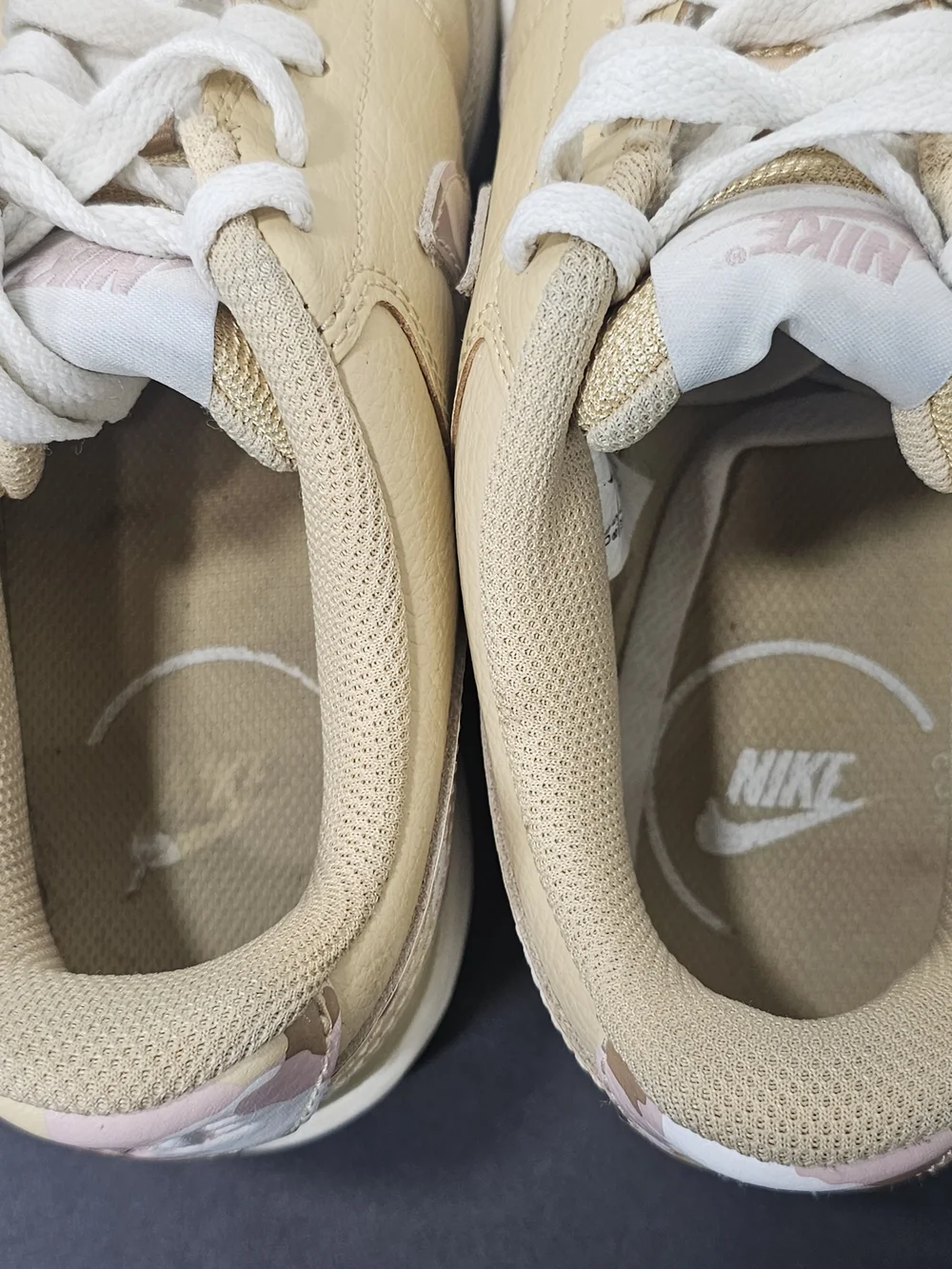 Nike classic low